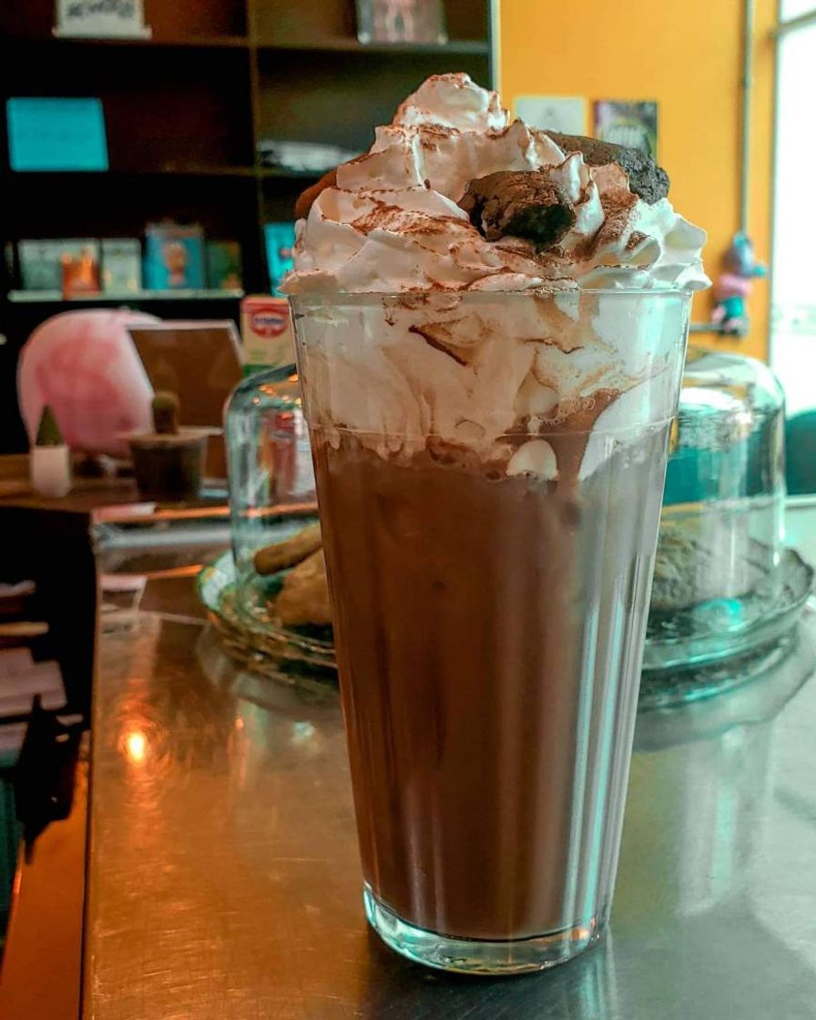 Place O Condado - Livraria & Café