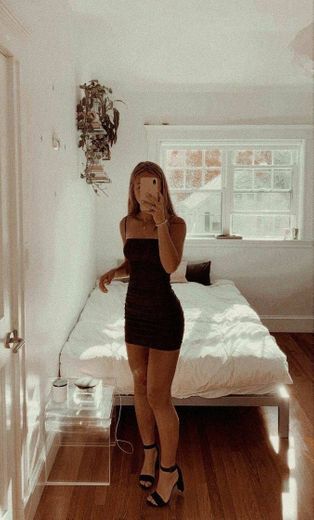 Vestido preto curto 