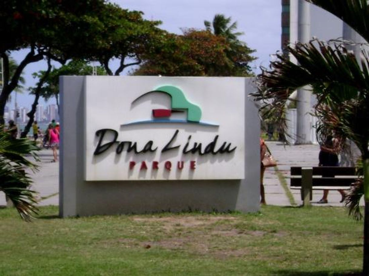 Place Parque Dona Lindu