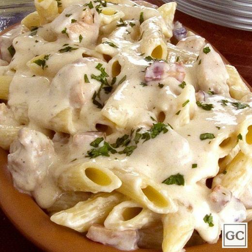 Macarrão na pressão com molho branco 🍝❤

