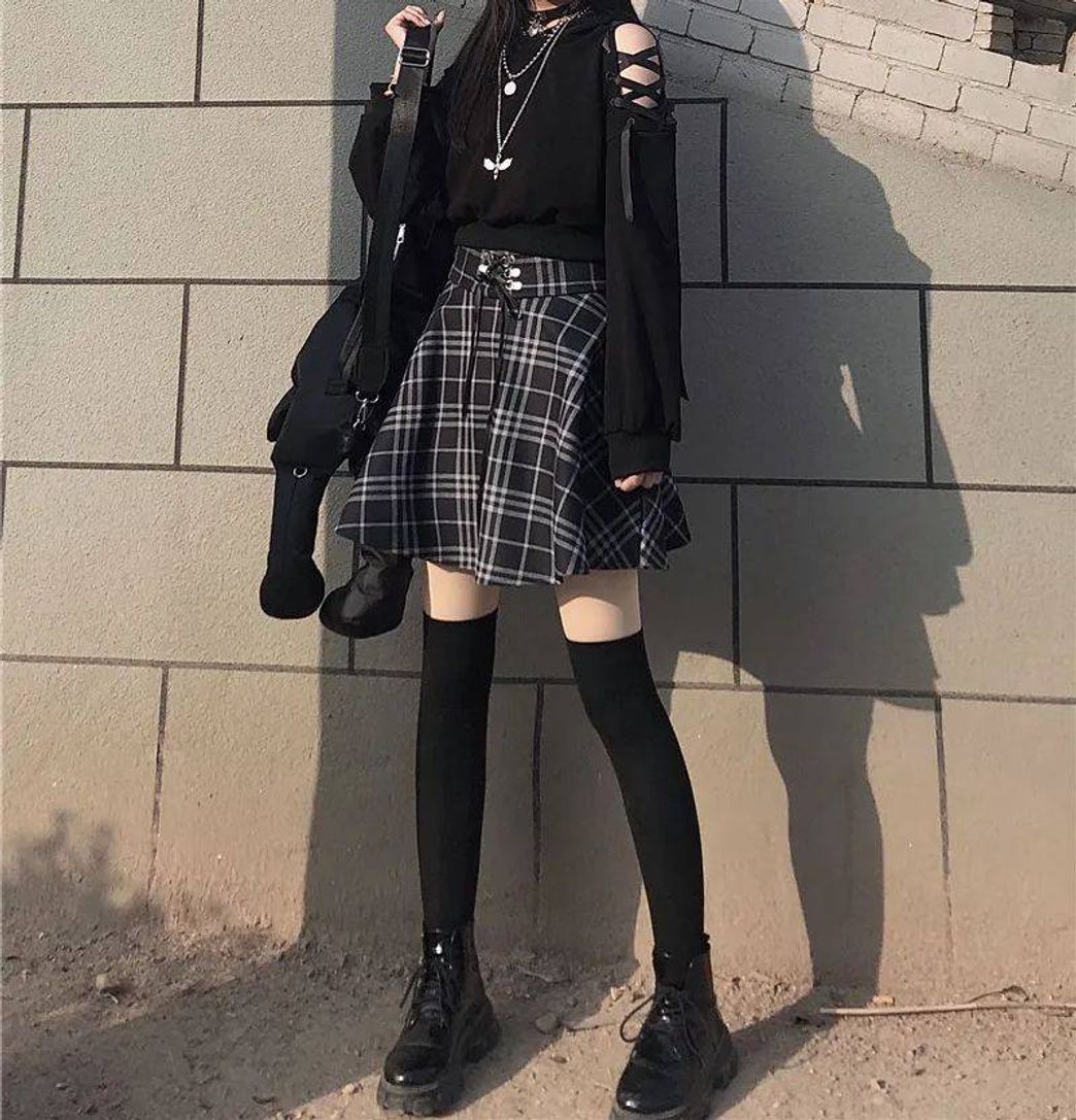 Fashion Plaid skirt aesthetic 🖤