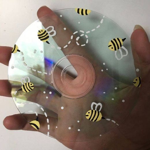Pintura abelhinha em CD