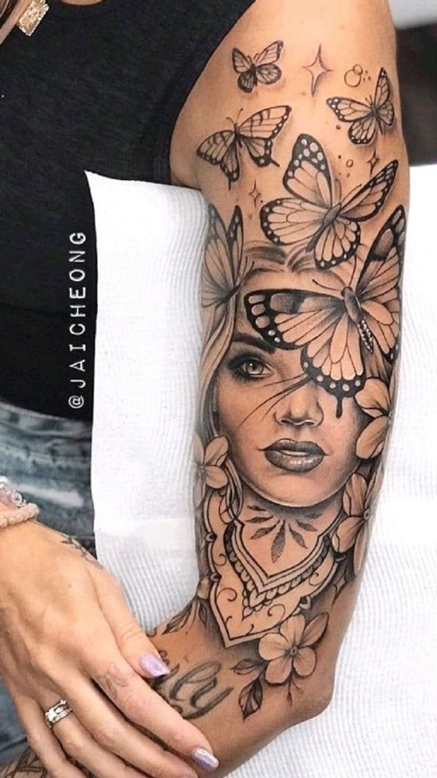 Fashion Tatuagem no braço 