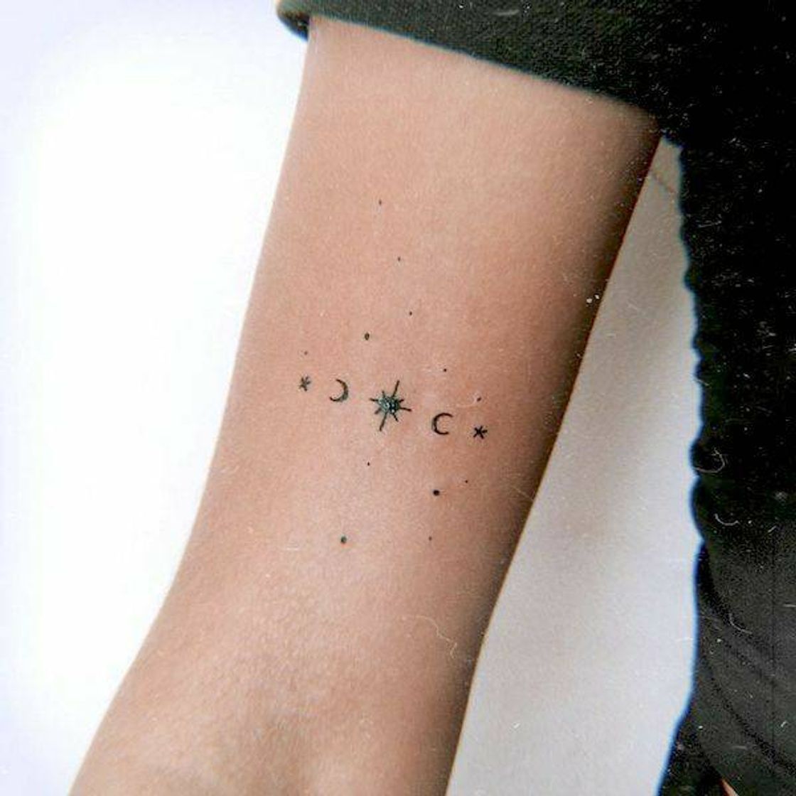 Fashion moon tatto