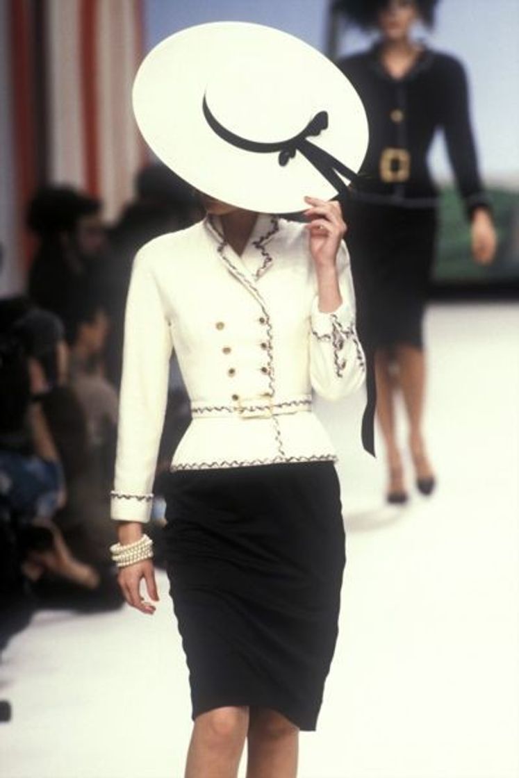 Social Spring Chanel 1995
