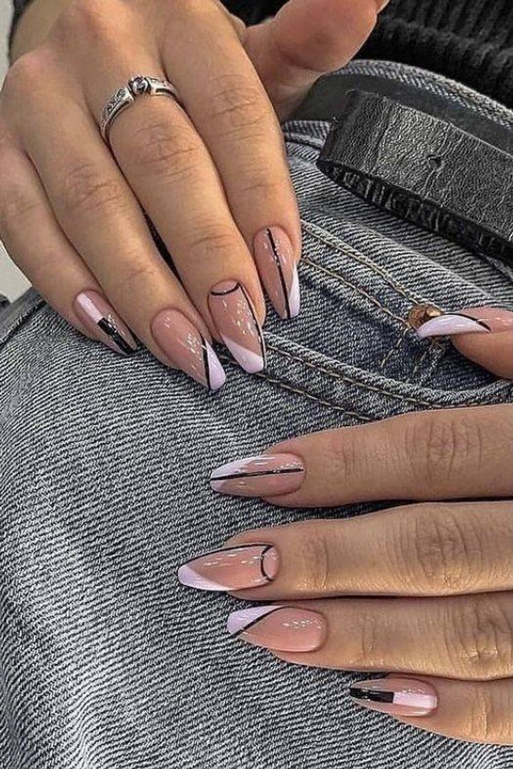 Moda Nails minimalist