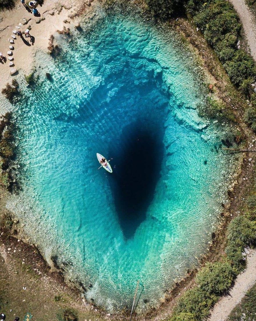 Lugar Cetina River Spring