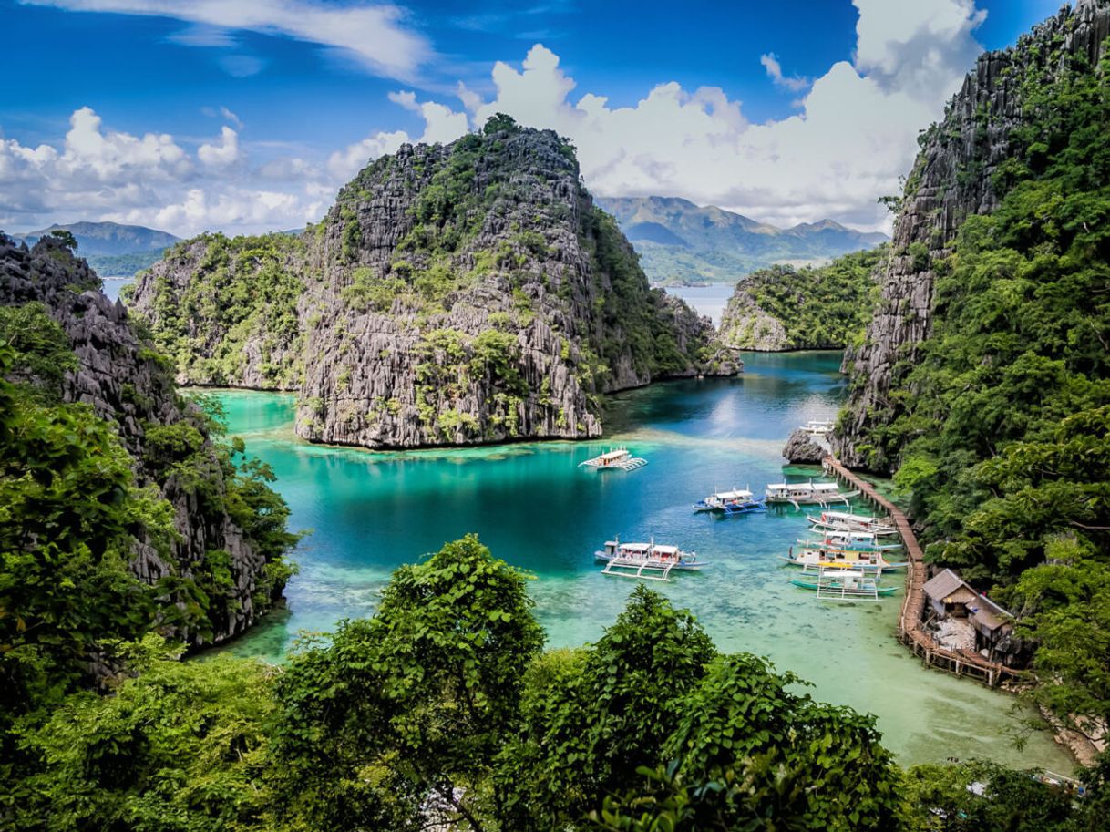 Lugares Kayangan Lake