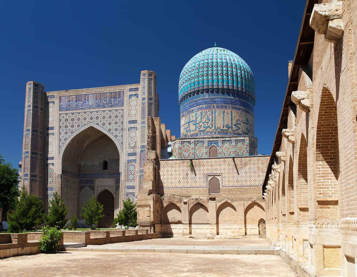 Places Bibi-Khanym Mosque