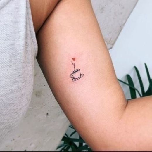 Tatuagem minimalista 