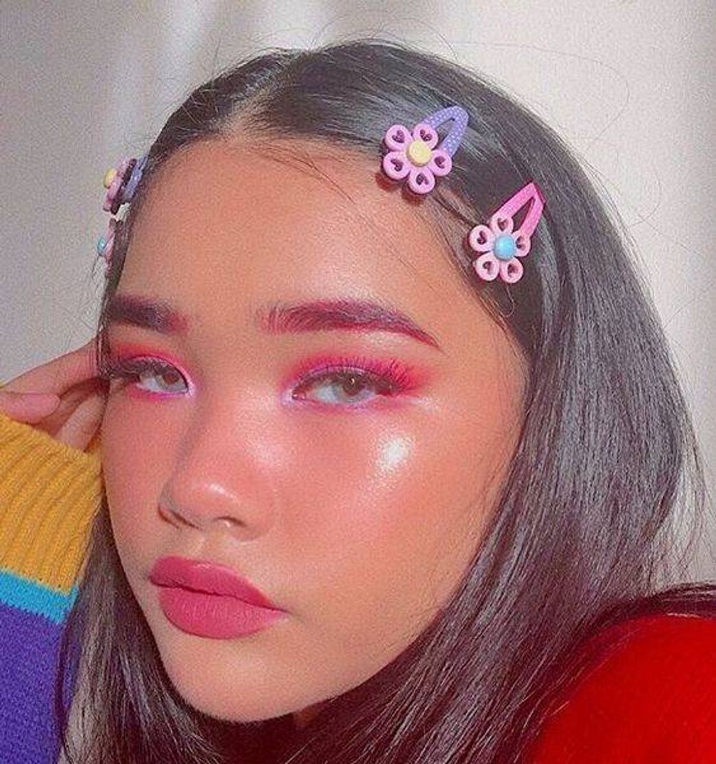 Soft girl makeup