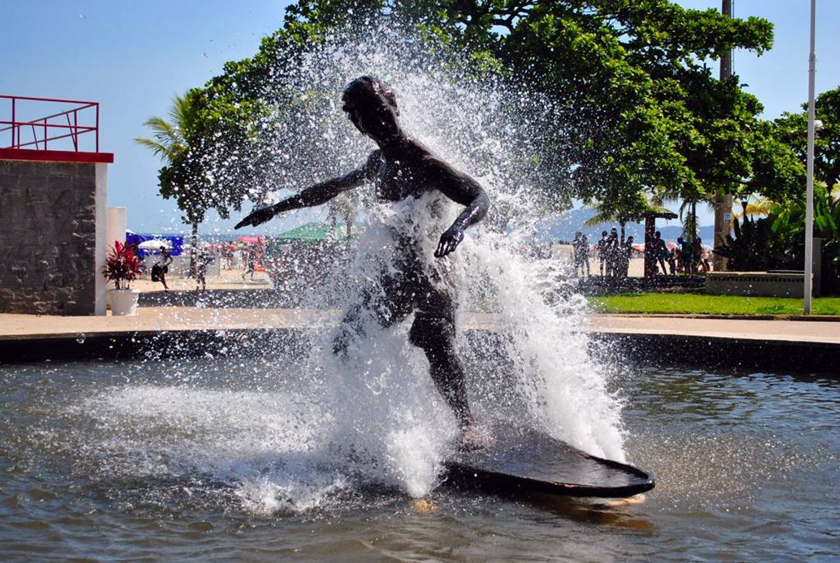 Moda Primeira escola pública de surfe