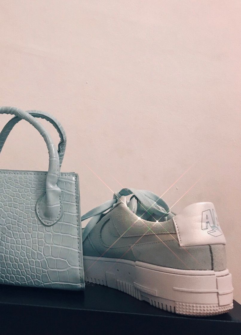 Social Nike Air Force 1