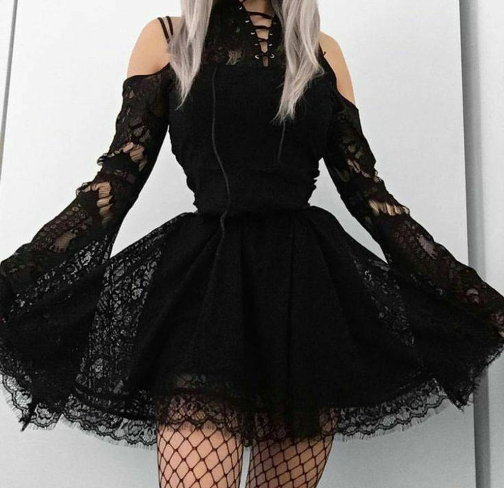 Moda um vestido preto super lindo! 🖤😊