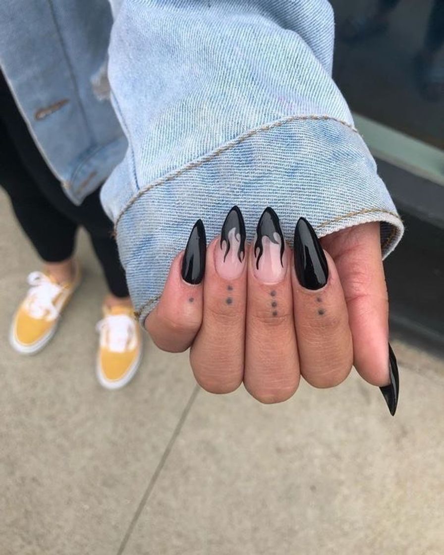 Moda Unhas devoradas com chamas! 🔥♥️