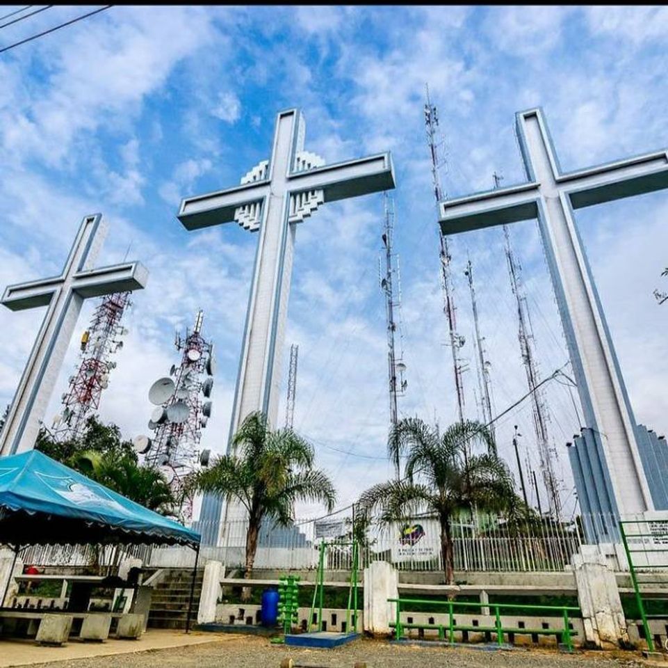 Lugar Cerro de las Tres Cruces