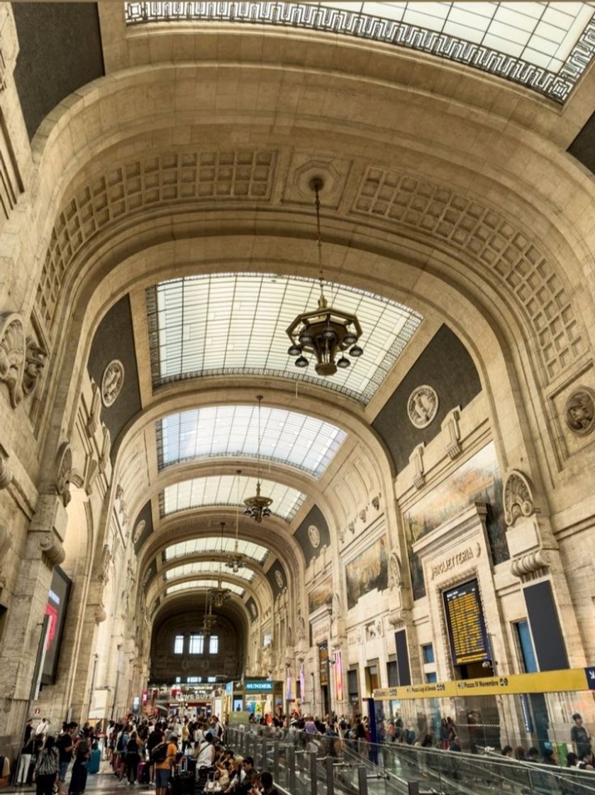 Place Milano Centrale Railway Station