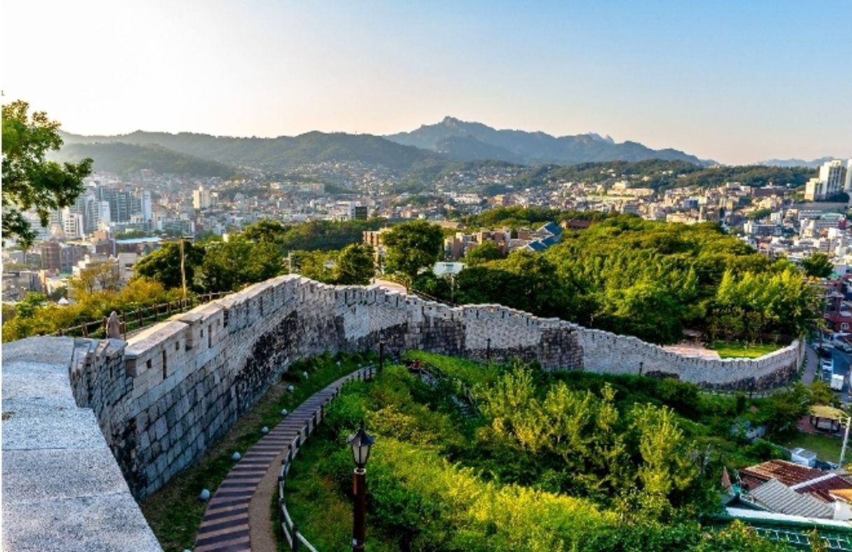 Place Namsan Baekbeom Square