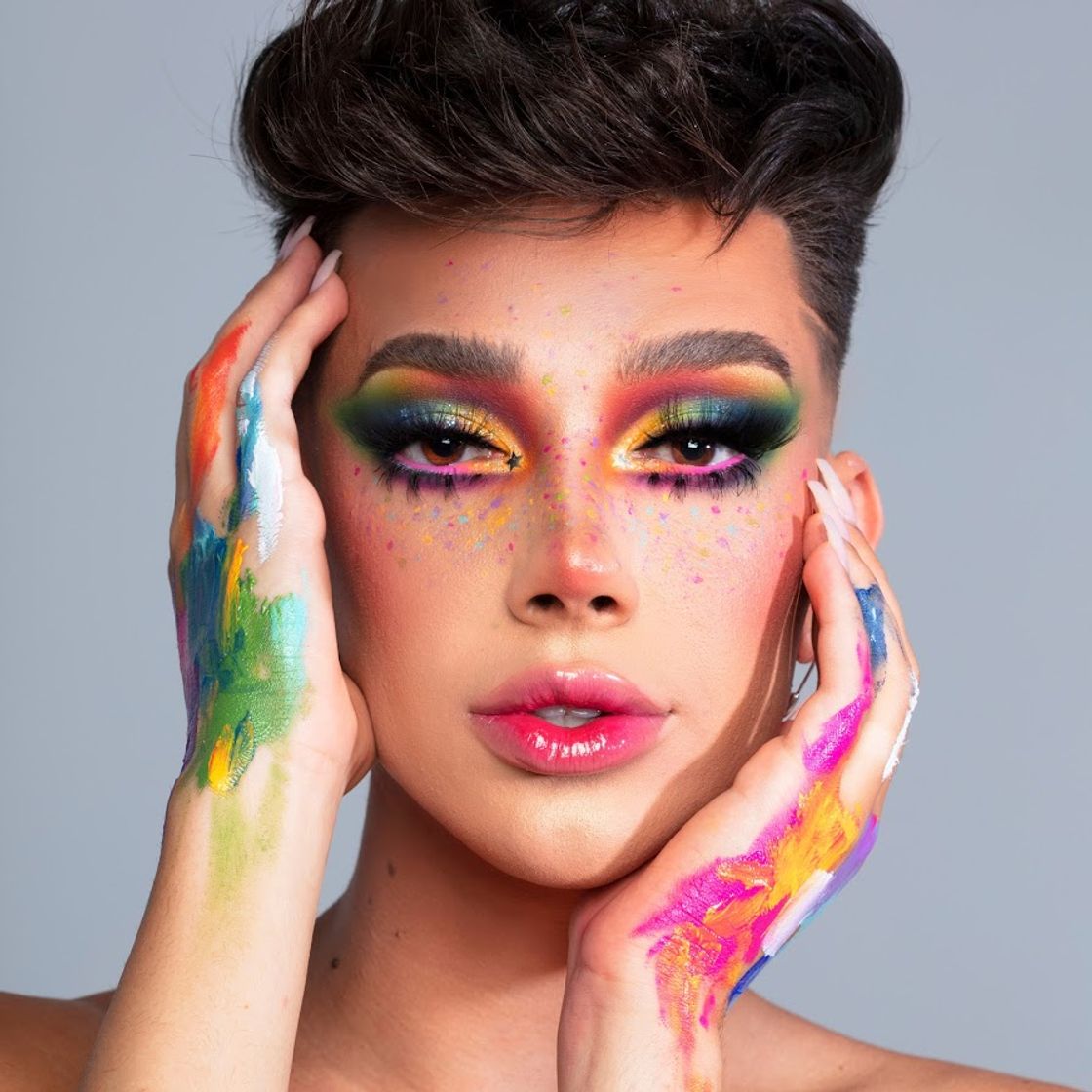 Moda James Charles 