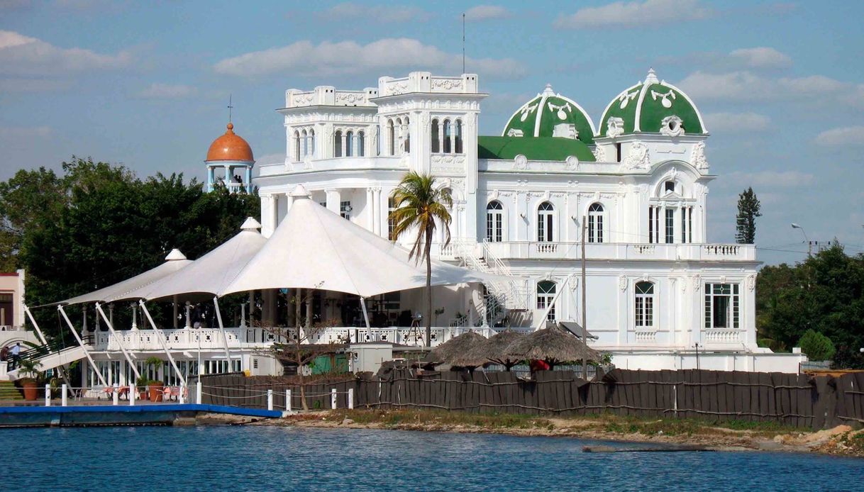 Place Cienfuegos