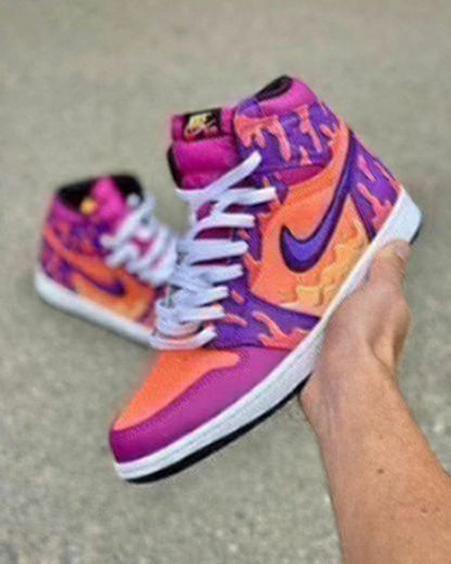 Social NIKE Air Jordan 1 Mid