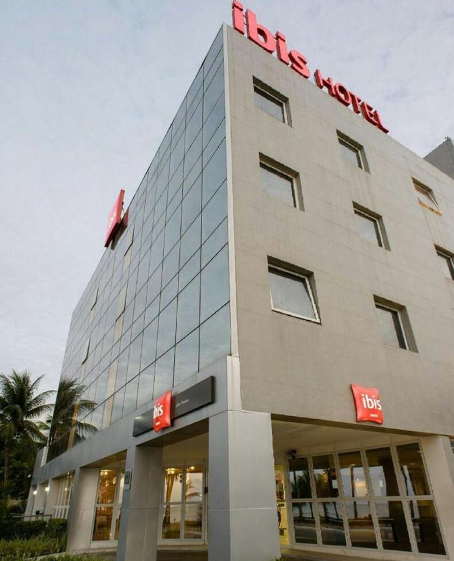 Lugar Ibis Hotel