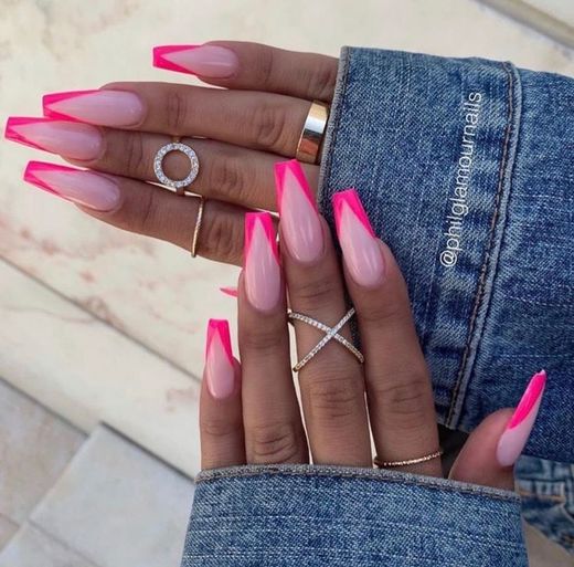Nails neon