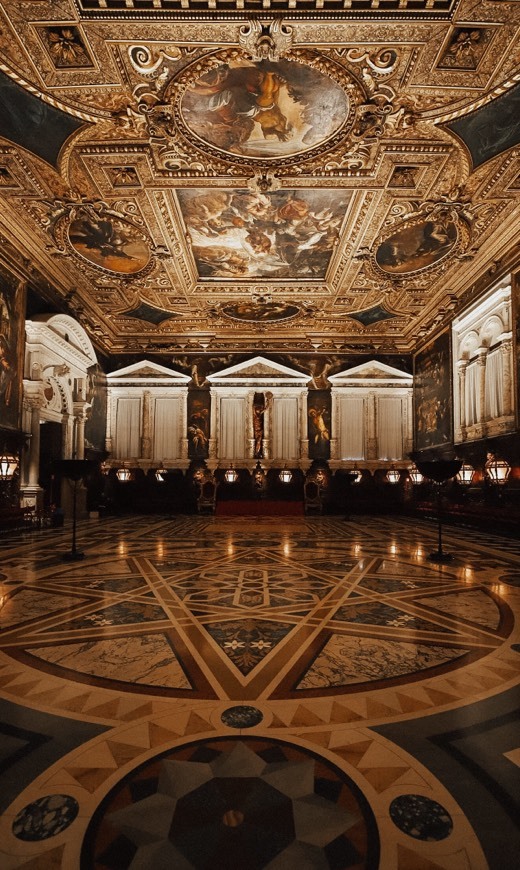 Place Scuola Grande di San Rocco