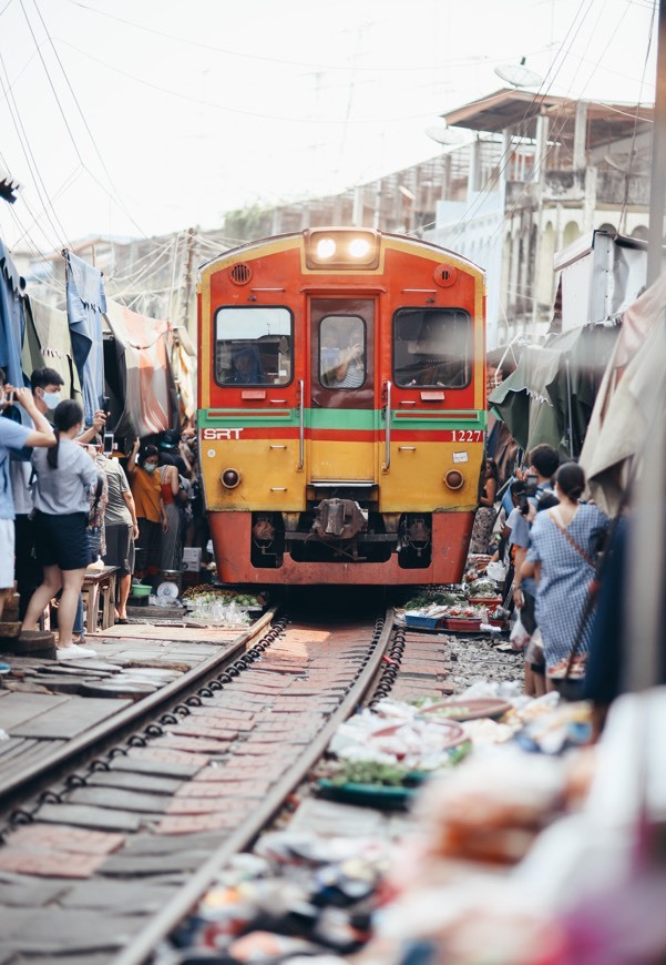 Lugar Maeklong Railway Market