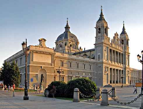 Lugar Almudena Cathedral