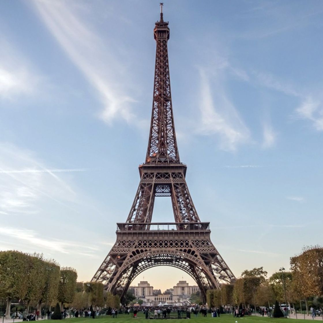 Place Eiffel Tower