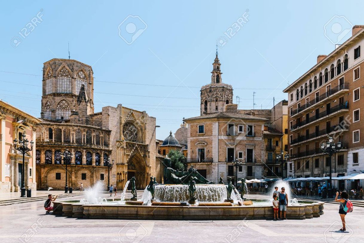 Place Plaza de la Virgen