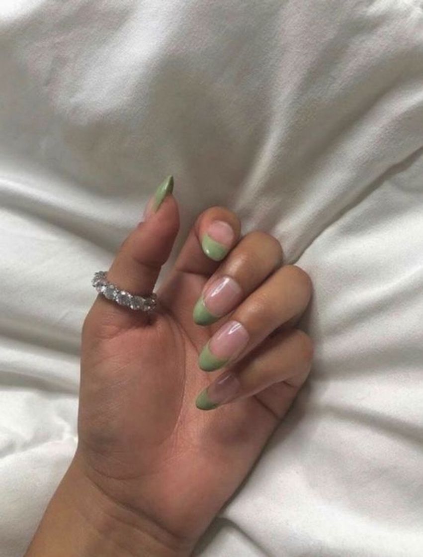 Moda uñas verde sage 