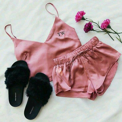 ♡black and pink♡