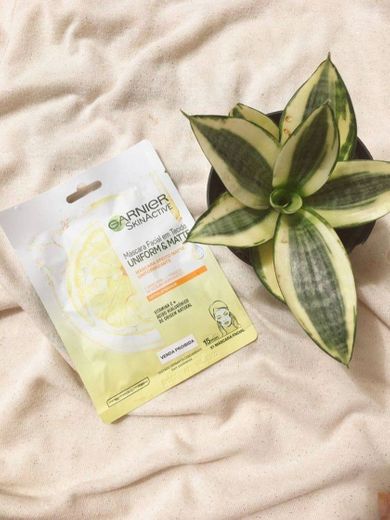 Máscara Facial Em Tecido Vitamina C Garnier Uniform&Matte