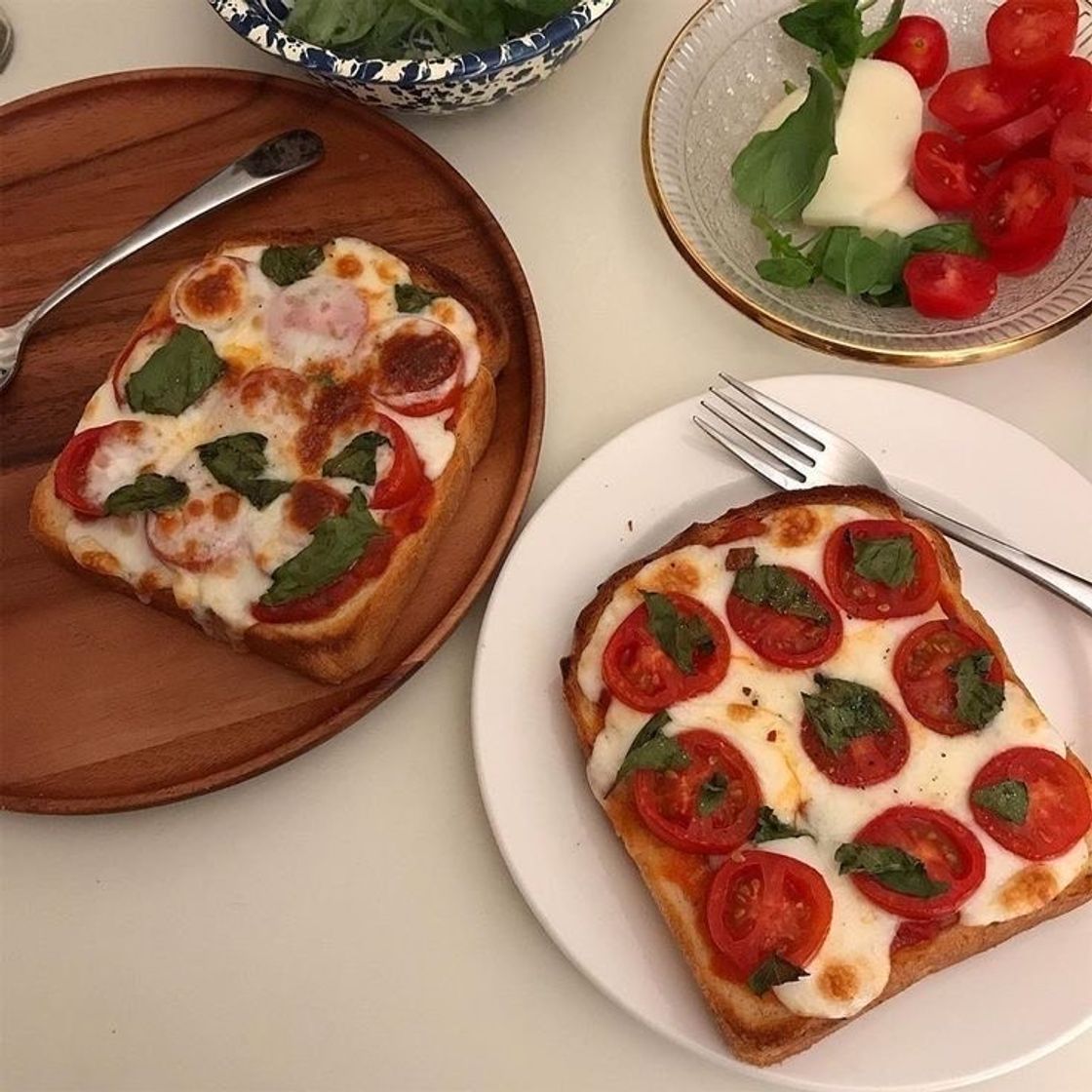 Moda Pão com queijo e tomate 