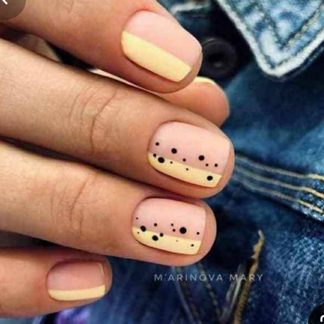 Moda Nails minimalista 