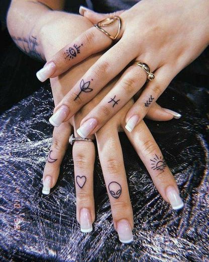 Tattoo nos dedos
