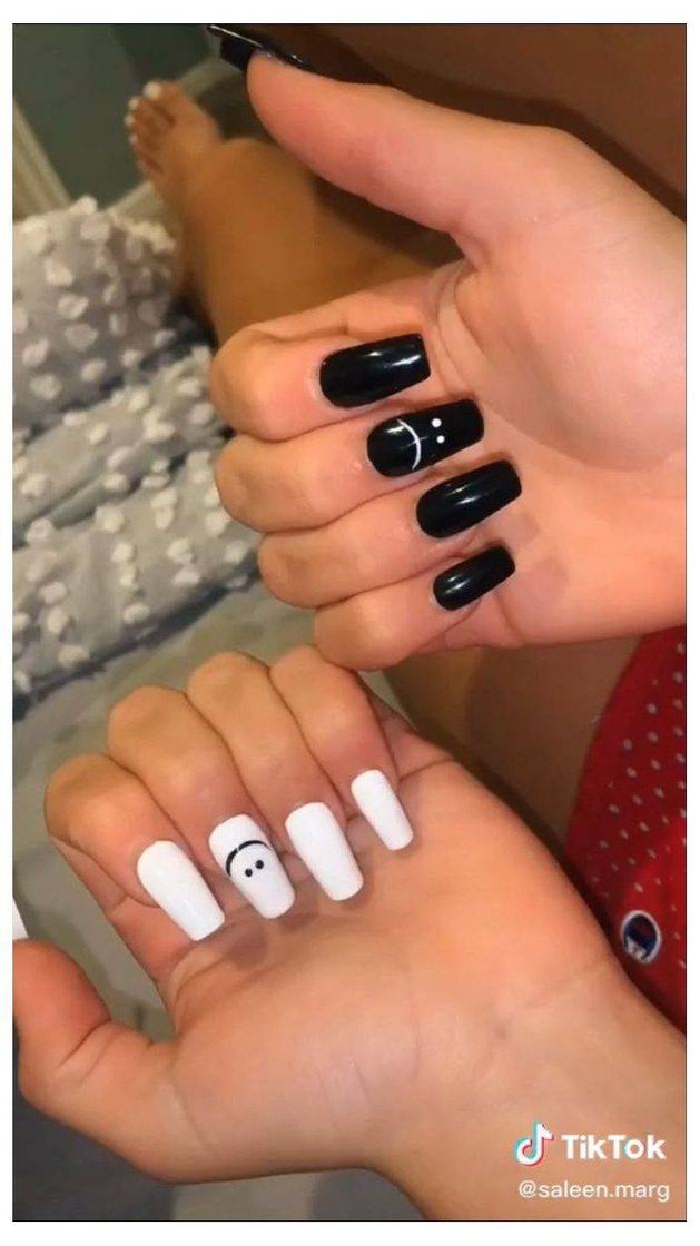 Moda Black and white nails