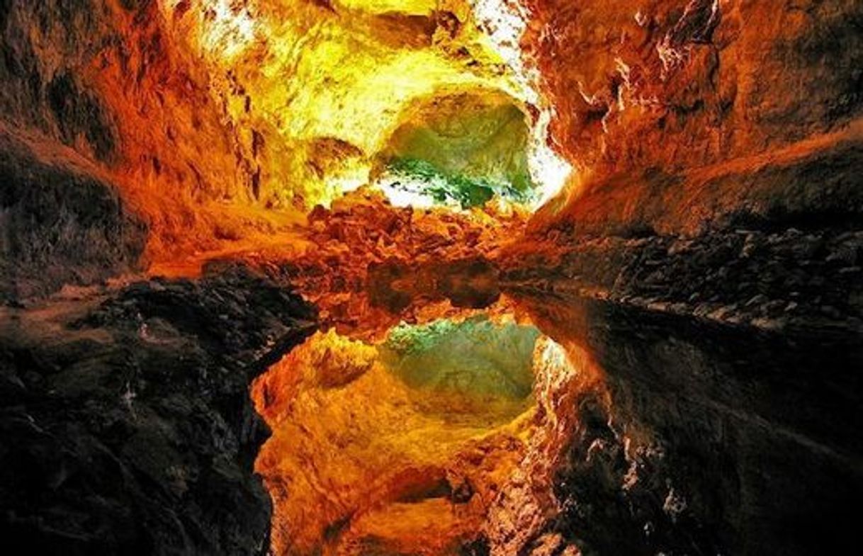 Lugar Cueva de los Verdes