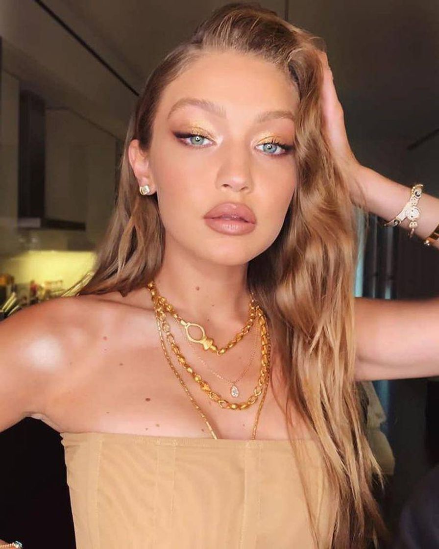 Moda Inspiração de make cintilante gigi hadid