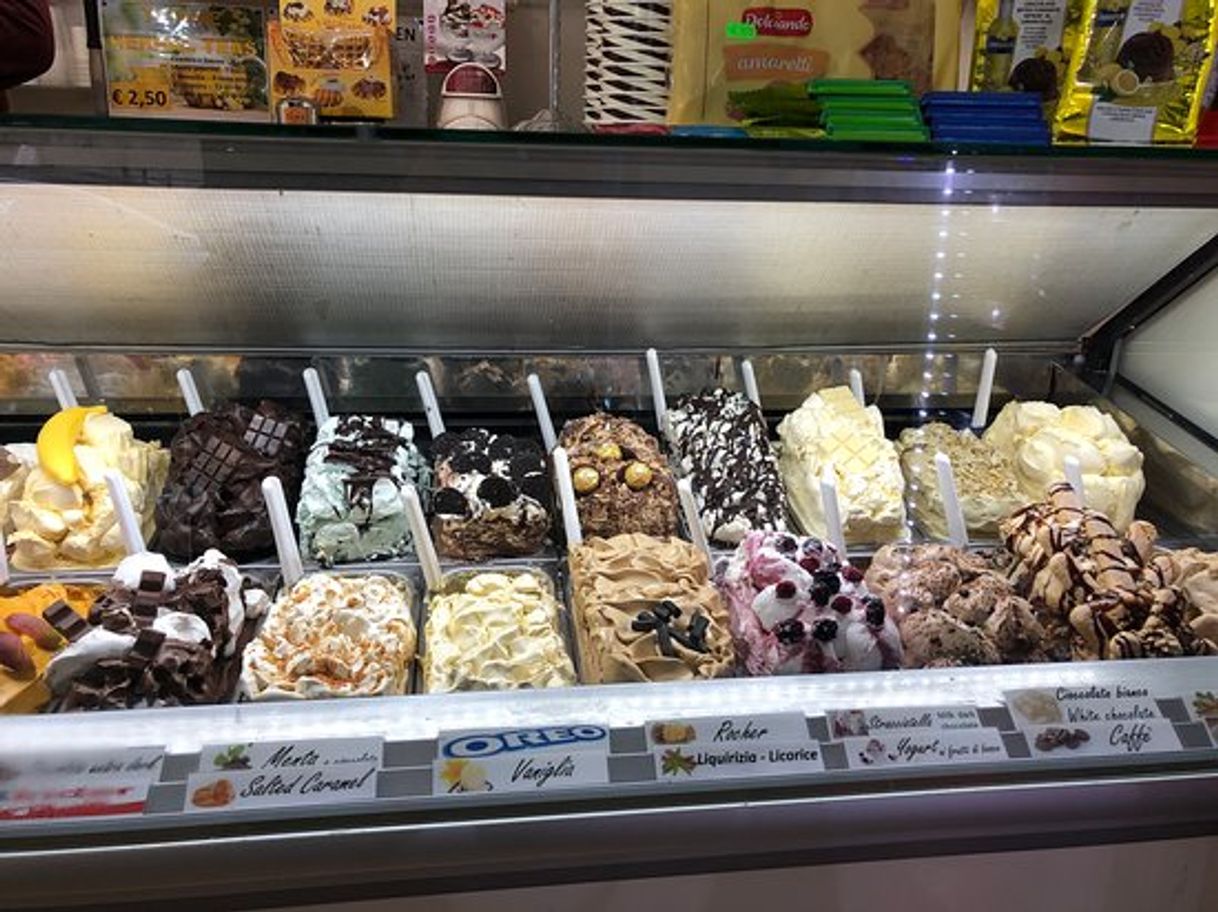 Place GELATERIA CREMA & CIOCCOLATO