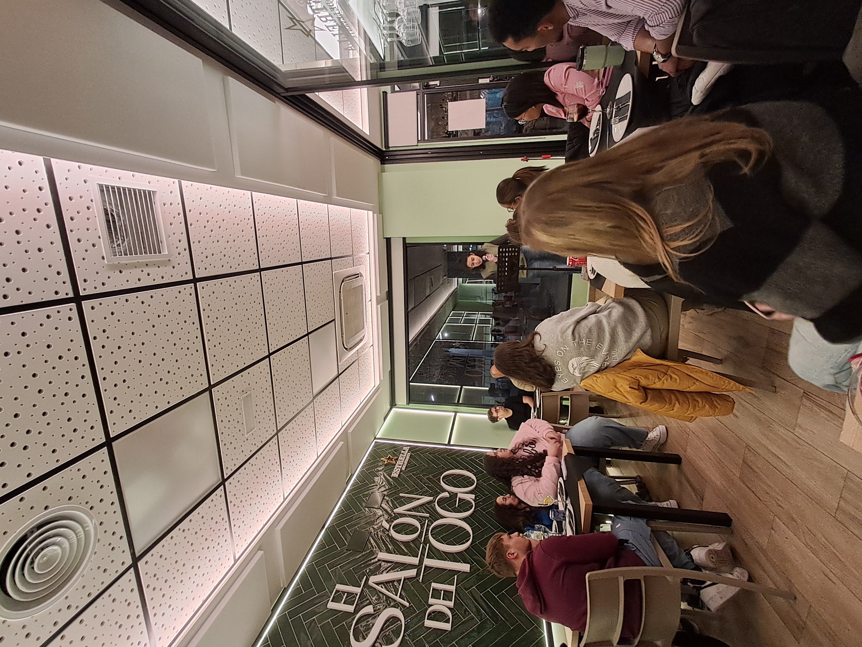 Restaurantes El salón del Togo