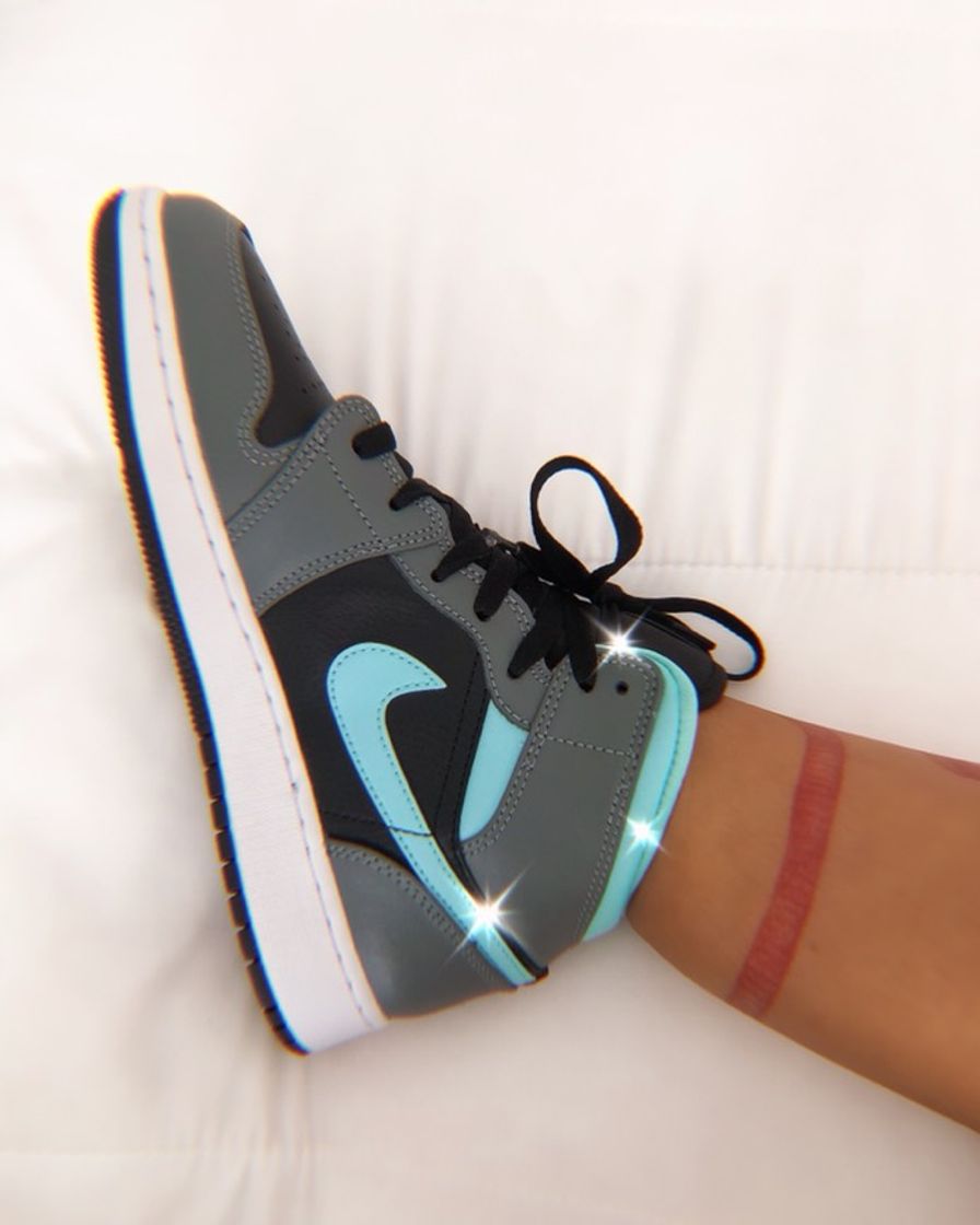 Social Air Jordan 1 mid 