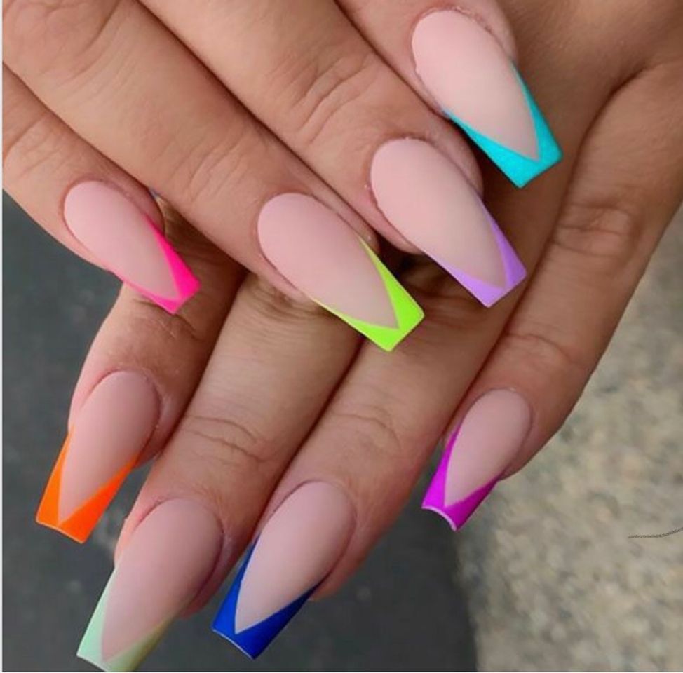 Moda Nails