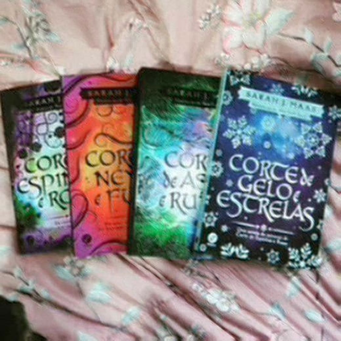 Book Corte de Espinhos e Rosas