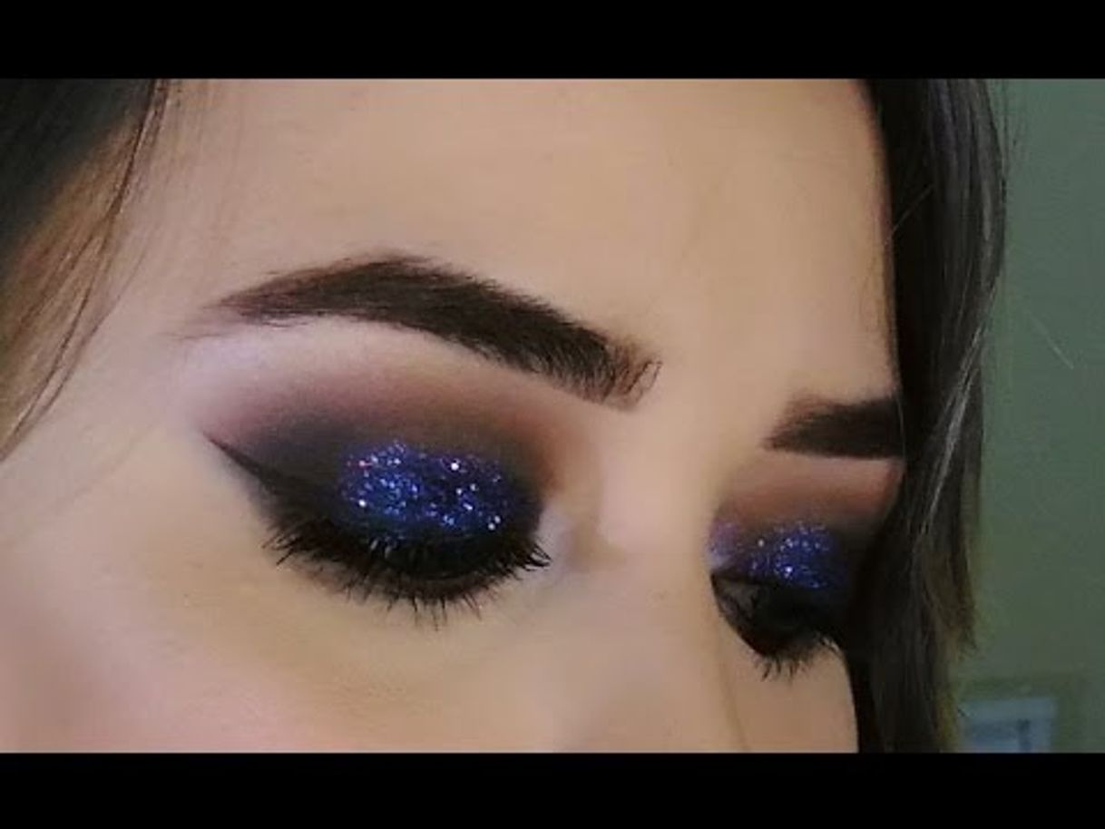 Fashion Make com glitter azul