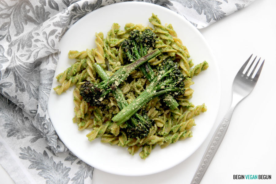 Moda Pasta al pesto con bimi 