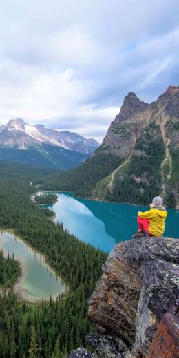 Lake O'hara parking lot