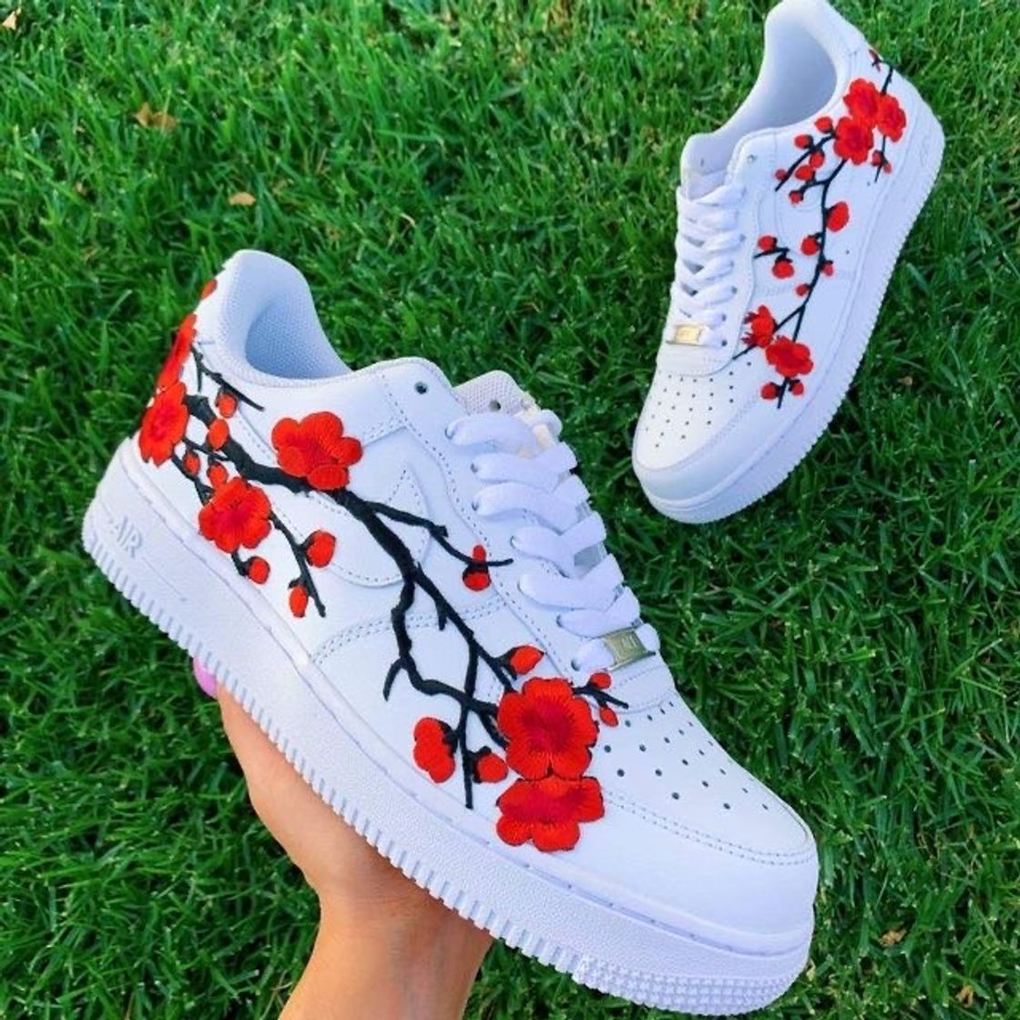 Moda Tênis com rosas🌹 